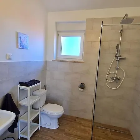 New Luxury-4 Bedroom House With Private Pool * Babici